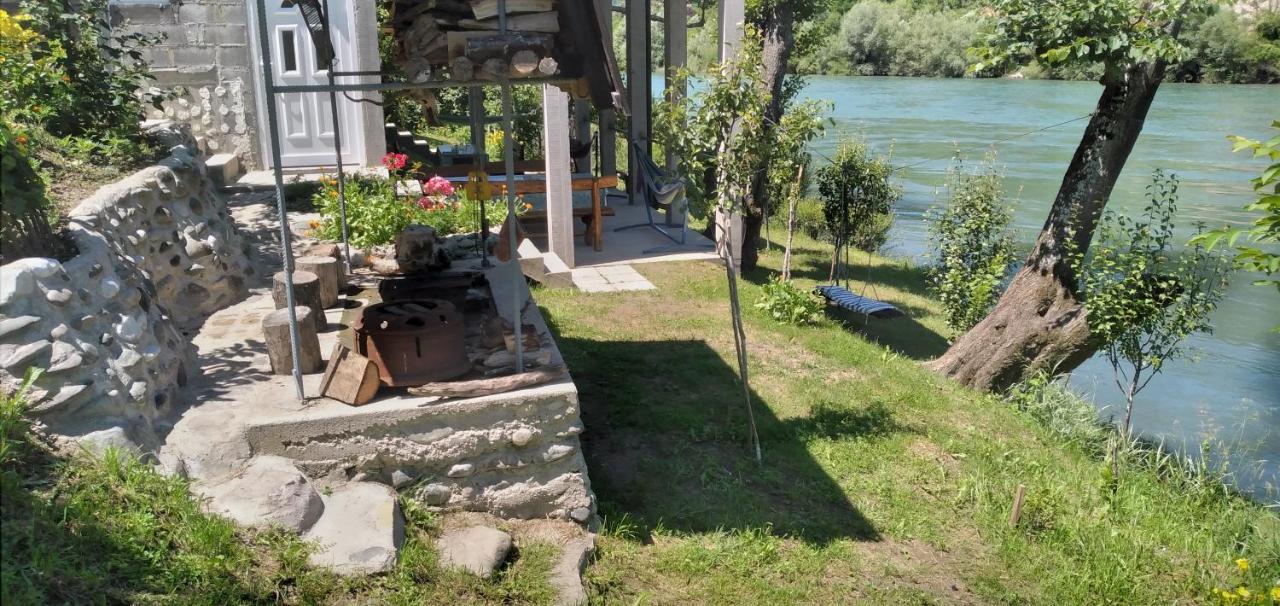 Vikendica Pored Drine Foca Handici Kültér fotó
