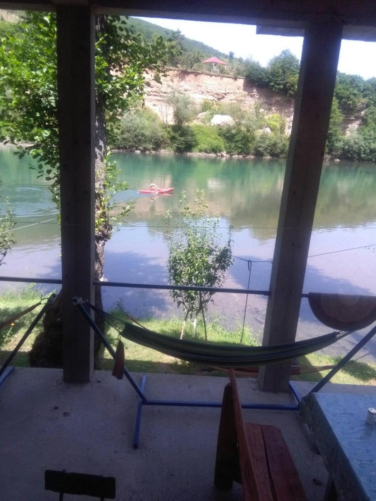 Vikendica Pored Drine Foca Handici Kültér fotó